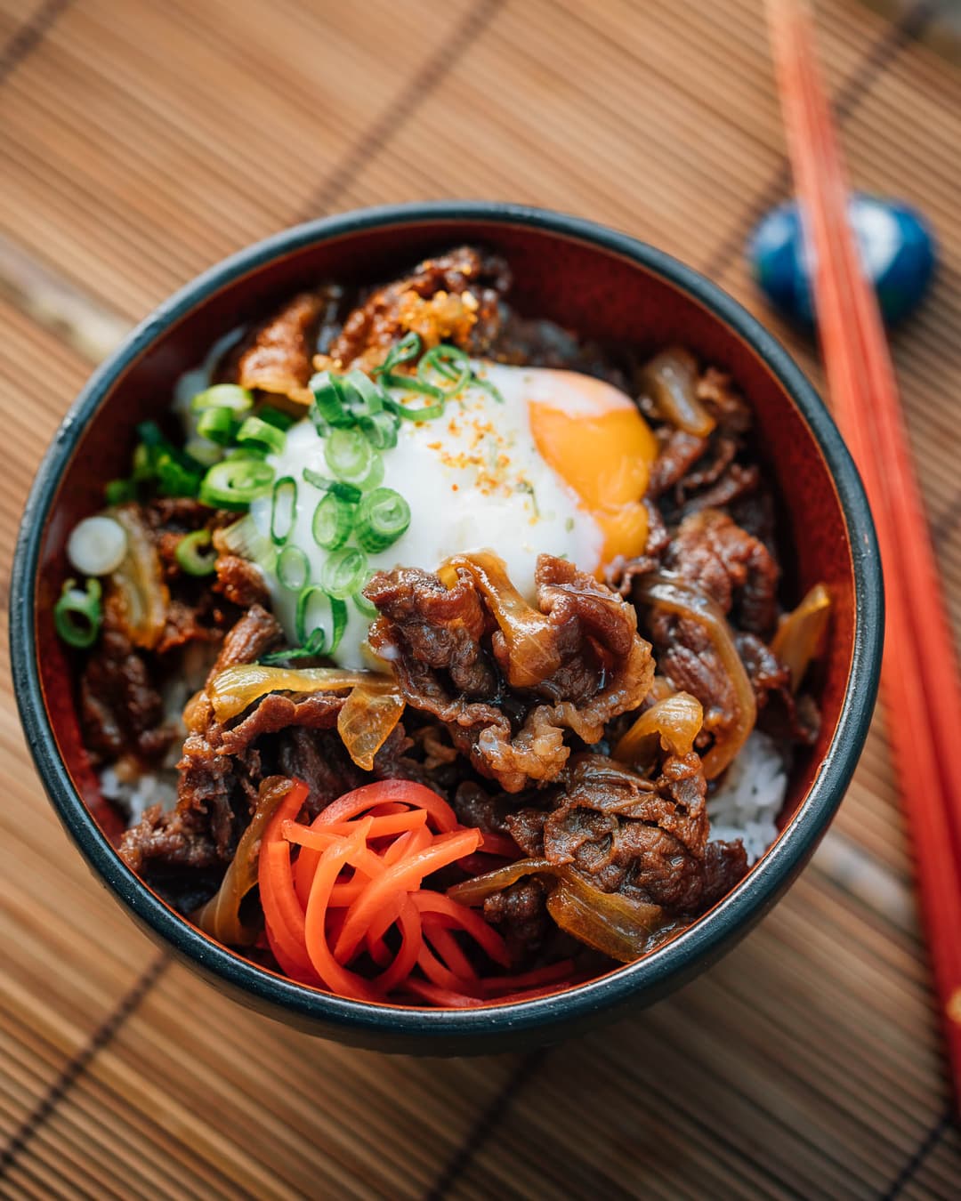 Yoshinoya-style Gyudon (Japanese Beef Rice Bowl)