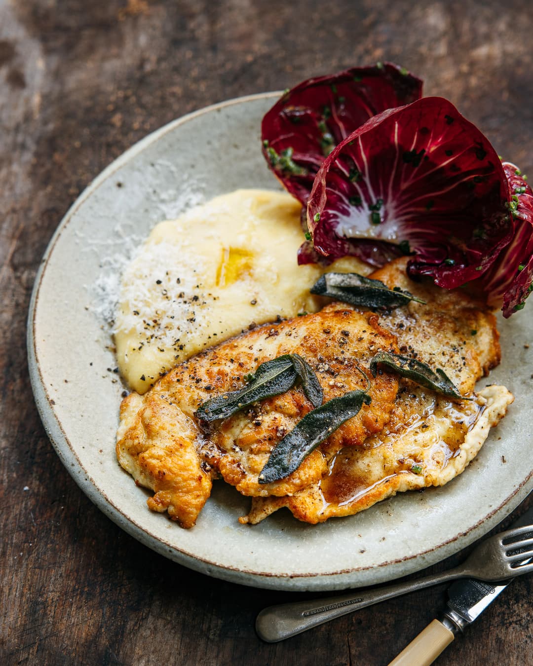 Chicken escalopes with black pepper and sage