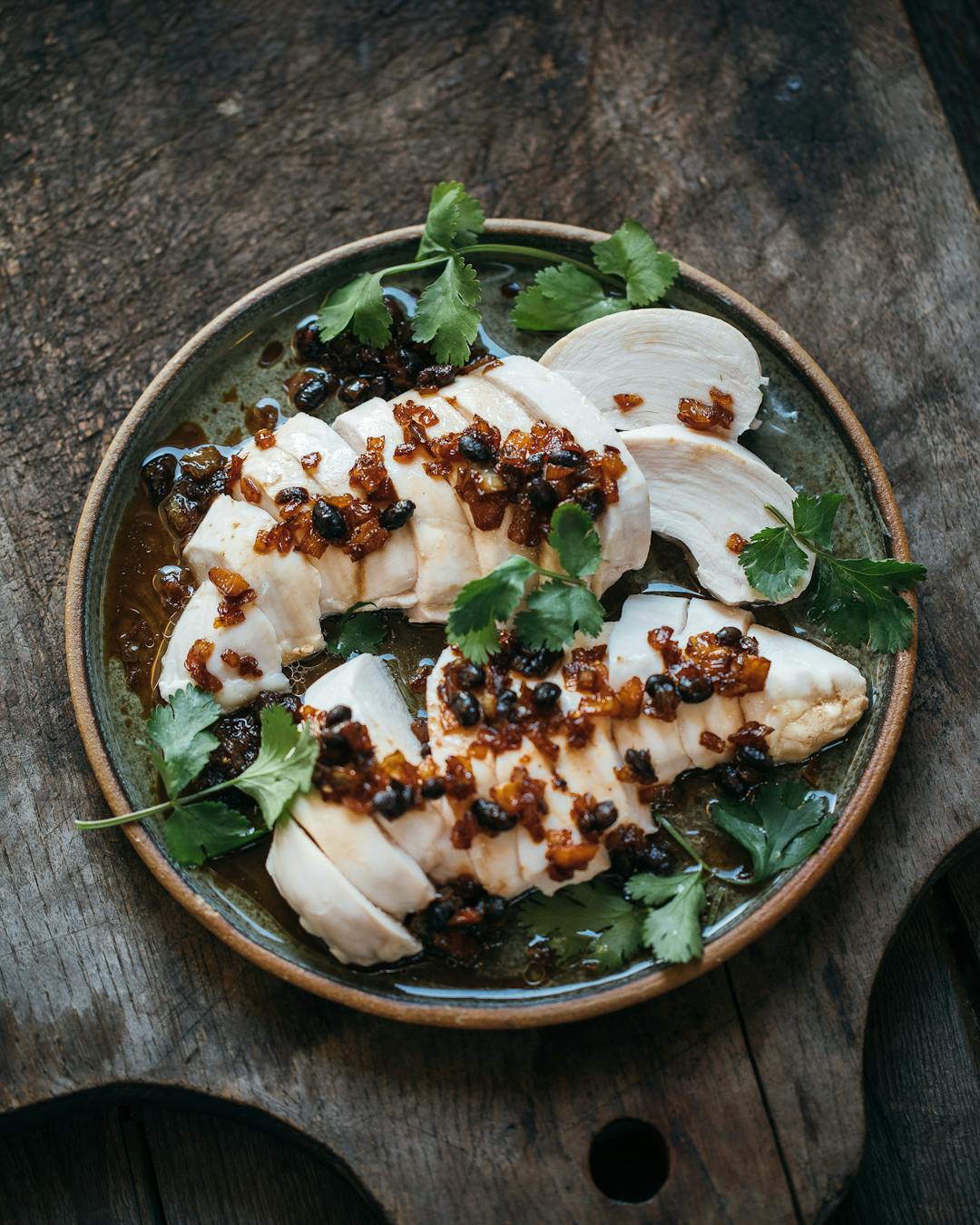 Chicken breast with garlic and black bean dressing